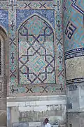 Détail de la façade et de la tour d'angle droite de la médersa d'Ulugh Beg.