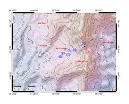 Carte topographique détaillant la position des forces en présence lors des premiers tirs.