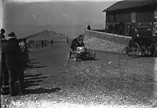 Arrivée au sommet près de l'observatoire d'un véhicule Richard-Barsier, 1906.