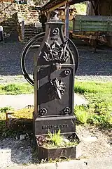 Pompe à eau Auguste Morin-Gacon, maire de Dijon 1896-1900.