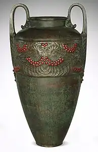 Vase au sorbier, Jean Dunand, 1911, Musée d'art et d'histoire de Genève.
