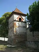 Pigeonnier carré du XVIIIe siècle près du groupe scolaire.