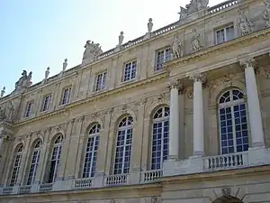 L'attique au dernier étage du château de Versailles.