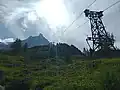 À la sortie de la forêt, dominé par l'aiguille du Midi.