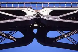 Clé de voûte articulée.