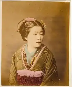 Femme en kimono.