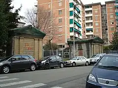 Propylées de la Villa San Donato (Via San Donato).