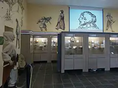 Vitrines du musée des anciennes mines d'argent.