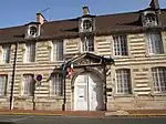 L'ancien hôpital, aujourd'hui sous-préfecture.