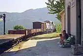 Le train de marchandises Ajaccio-Bastia en 2000.