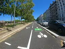 La ligne 1 des Voies Lyonnaises peu après le Pont Gallieni