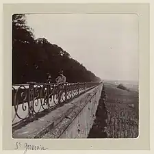 La terrasse en avril 1897.
