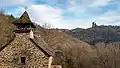 Vue de la chapelle de Murat sur le château de Roumégous.