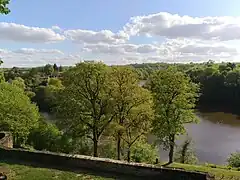 La Mère vue du premier étage de la tour Mélusine.