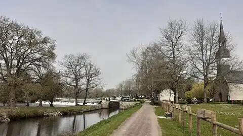 Vue générale du site de l'écluse de Montertelot