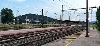 Vue sur le quai central (direction Marseille).