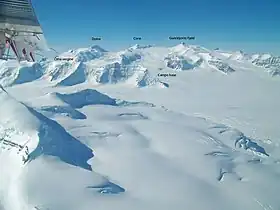 Vue aérienne du sommet.