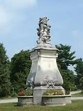 Statue subsistante de nos jours.