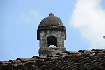 Détail de la cheminée.