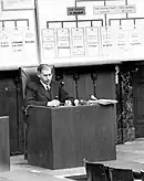 Photographie en noir et blanc de Wilhelm Stuckart lors de son procès en 1946