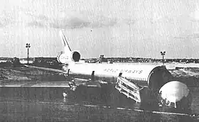 L'épave du DC-10 dans l'eau après l'accident.