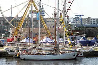 «Wyvern av Aalesund» ex «Wyvern von Bremen» construit en 1992 en acier. L'architecte Horst E. Glacer. Chantier naval: Abeking & Rasmussen et Bremer Vulkan