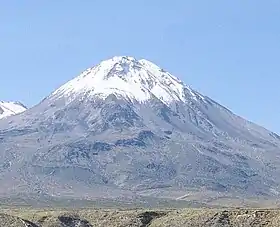 Vue du Yucamane depuis le sud-ouest.
