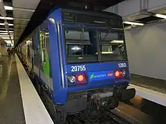 Livrée Transilien sur une rame du RER D à Châtelet - Les Halles.