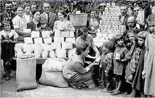 Distribution de nourriture dans le ghetto par l'Organisation sociale juive