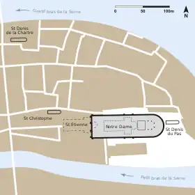 Tracé, selon Marcel Aubert, de l'emplacement, en 1150, de la cathédrale primitive dédiée à Notre-Dame, à l'emplacement de la nef, du transept et du chœur de l'édifice actuel. La cathédrale Saint-Étienne de Paris se trouvait à l'ouest de la cathédrale actuelle, au niveau du parvisVoir son tracé sur la figure de l'article de Marcel Aubert.